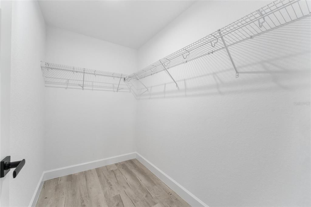For Sale: $299,900 (3 beds, 2 baths, 1473 Square Feet)