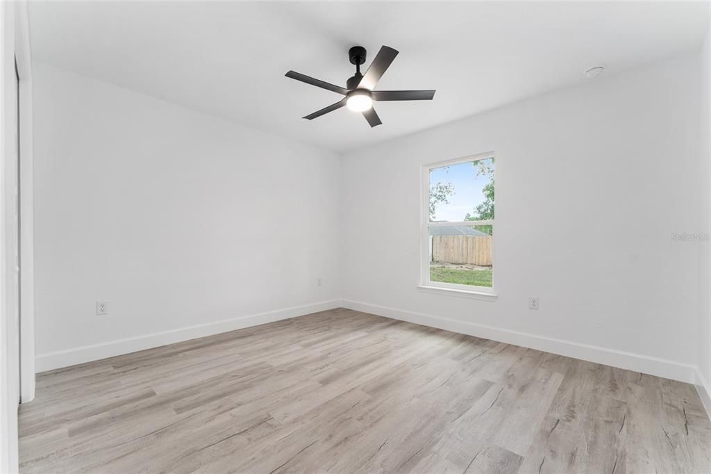 For Sale: $299,900 (3 beds, 2 baths, 1473 Square Feet)