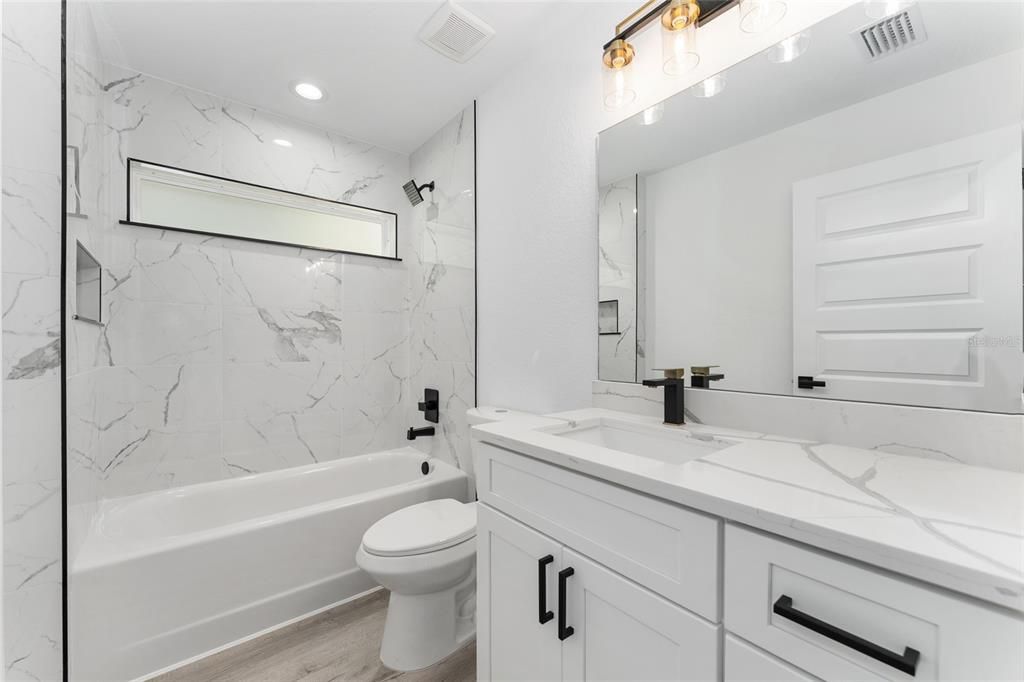 For Sale: $299,900 (3 beds, 2 baths, 1473 Square Feet)