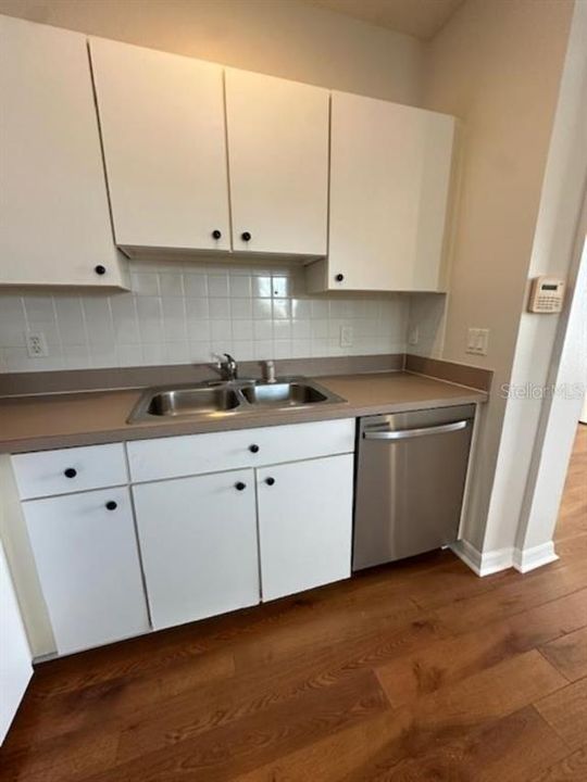 For Rent: $1,650 (0 beds, 1 baths, 600 Square Feet)