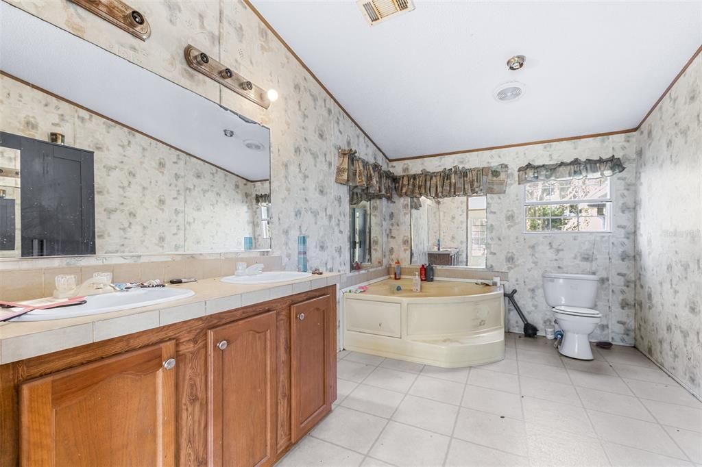 En Venta: $225,000 (3 camas, 2 baños, 1352 Pies cuadrados)
