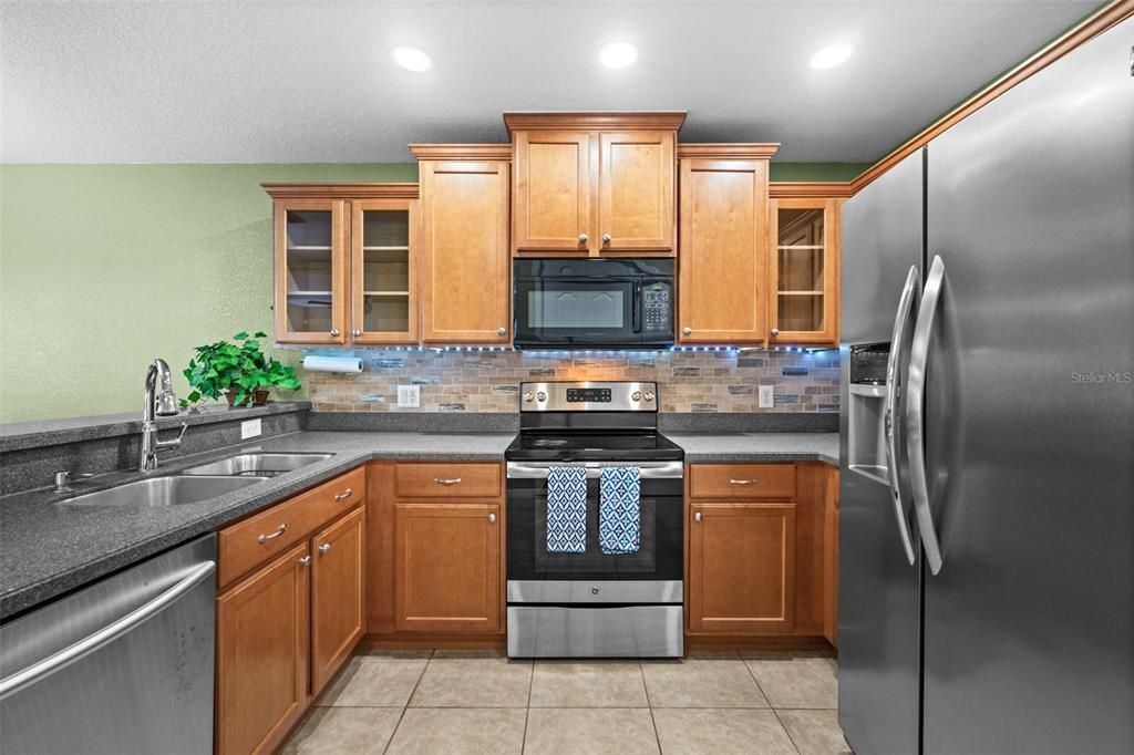 For Sale: $350,000 (3 beds, 2 baths, 1872 Square Feet)