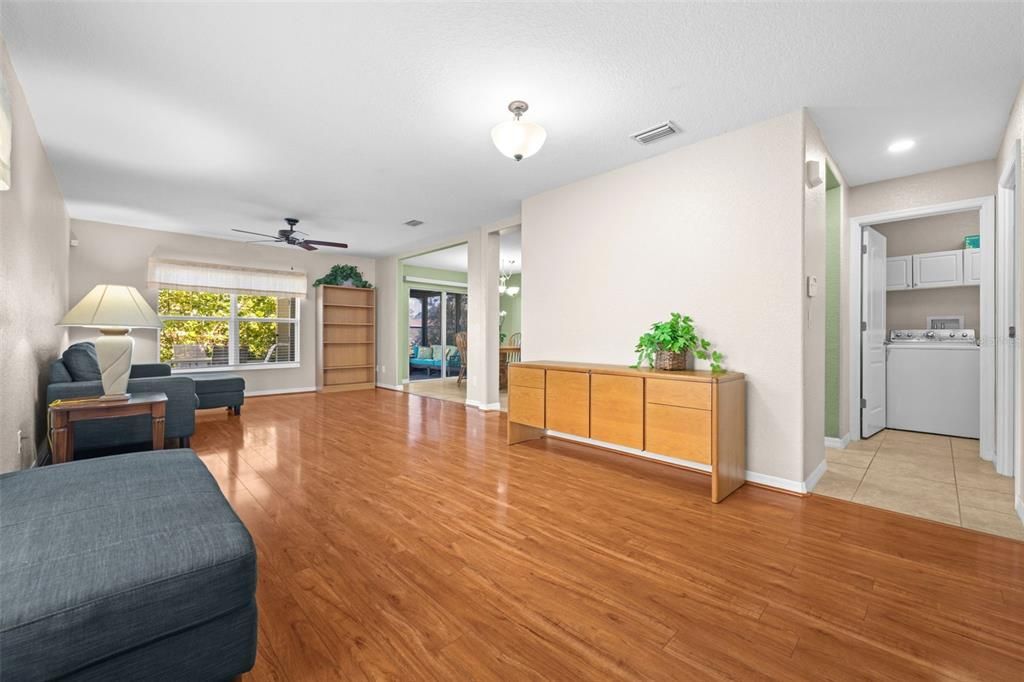For Sale: $350,000 (3 beds, 2 baths, 1872 Square Feet)