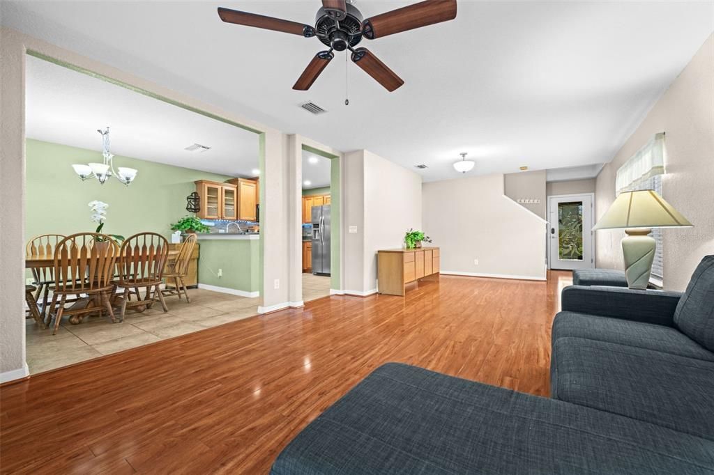 For Sale: $350,000 (3 beds, 2 baths, 1872 Square Feet)