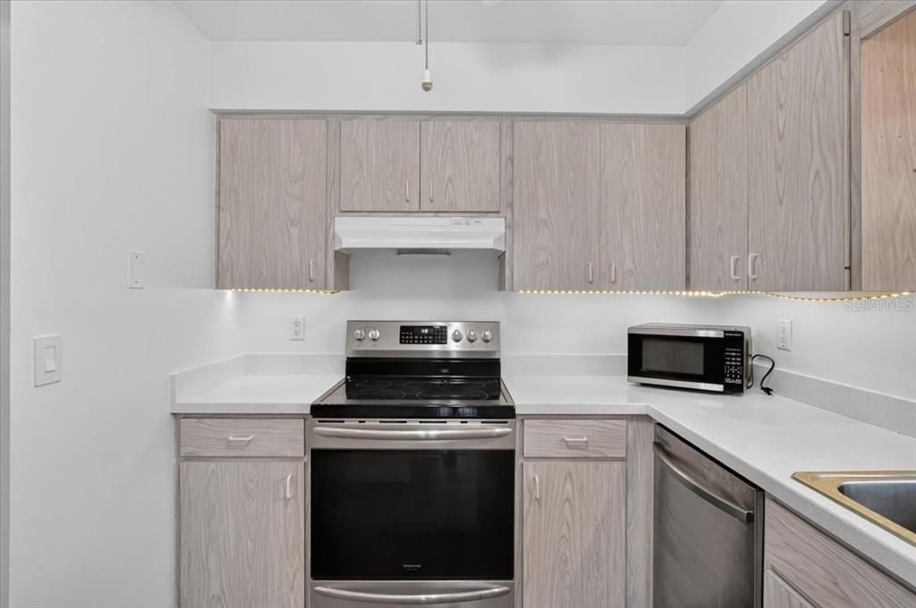 En Venta: $229,000 (2 camas, 2 baños, 992 Pies cuadrados)