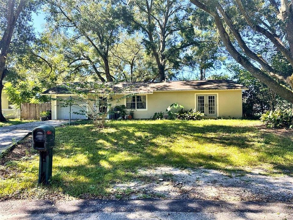 For Sale: $164,998 (2 beds, 1 baths, 1144 Square Feet)