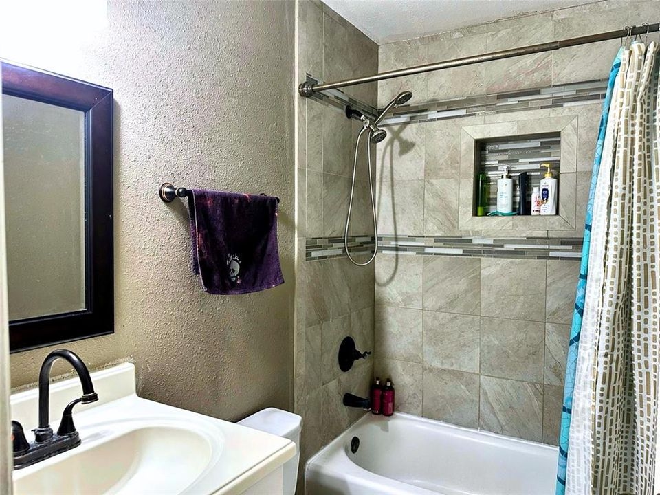 For Sale: $164,998 (2 beds, 1 baths, 1144 Square Feet)