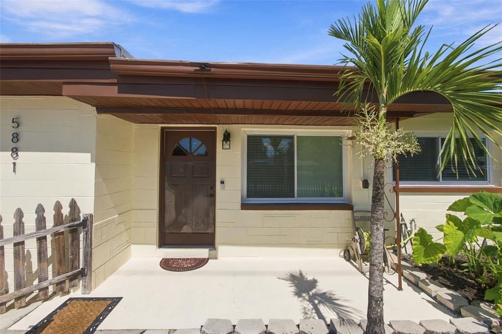 En Venta: $420,000 (5 camas, 2 baños, 1645 Pies cuadrados)