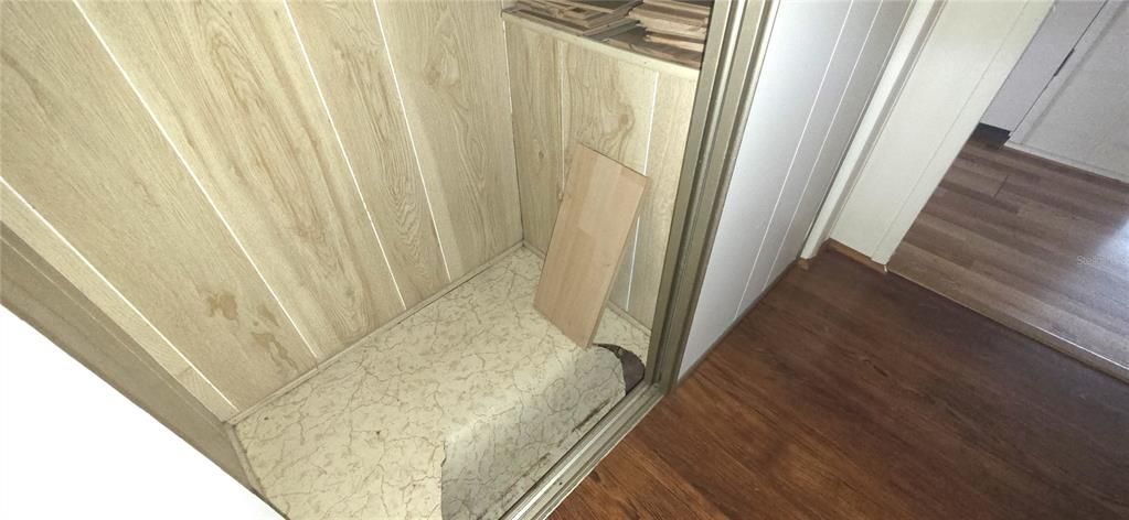 На продажу: $128,500 (2 спален, 2 ванн, 1040 Квадратных фут)