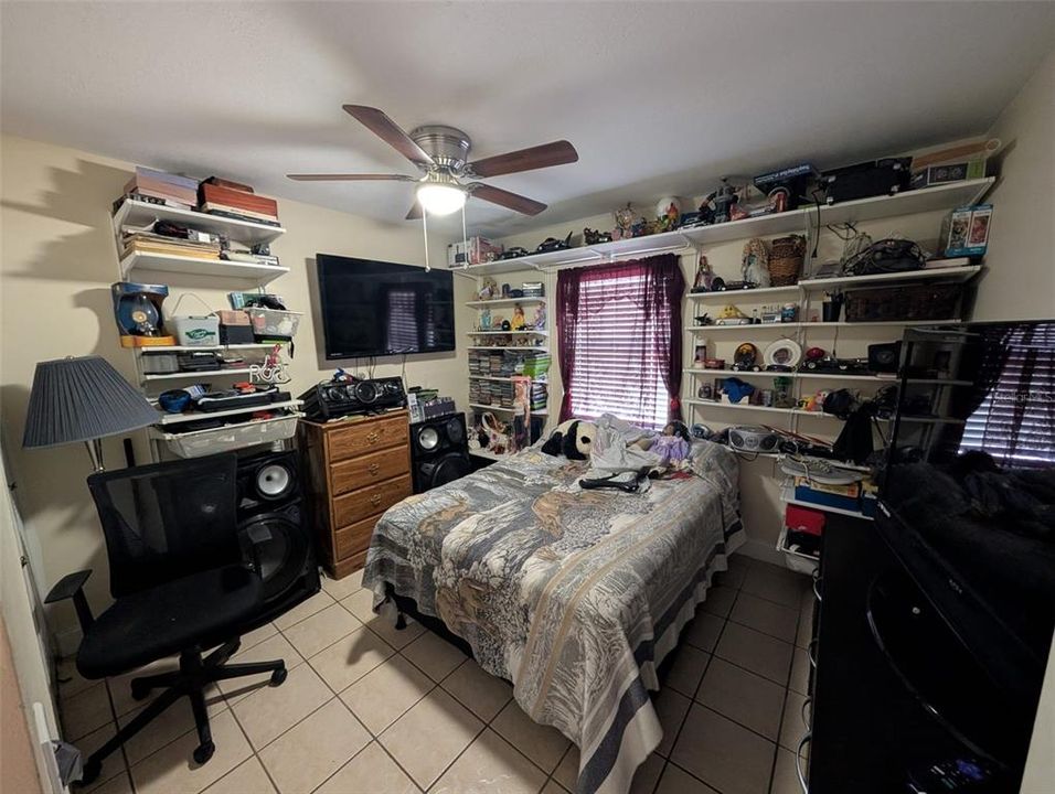 For Sale: $270,000 (2 beds, 2 baths, 875 Square Feet)