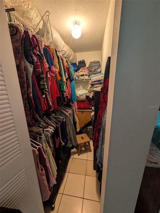 For Sale: $270,000 (2 beds, 2 baths, 875 Square Feet)