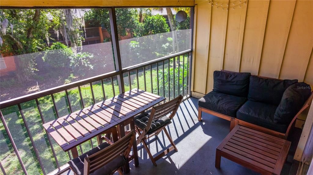 For Sale: $109,900 (1 beds, 1 baths, 633 Square Feet)