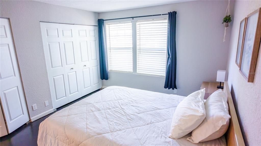 For Sale: $109,900 (1 beds, 1 baths, 633 Square Feet)