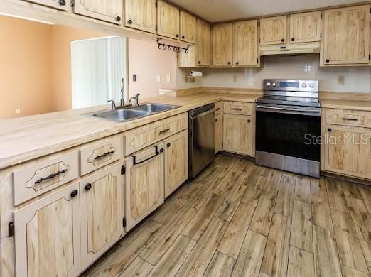 На продажу: $295,200 (2 спален, 2 ванн, 1506 Квадратных фут)