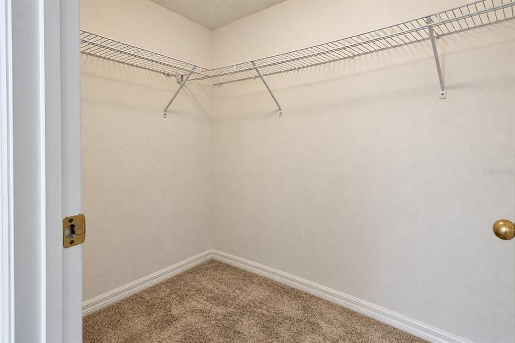En Renta: $2,700 (3 camas, 2 baños, 1991 Pies cuadrados)