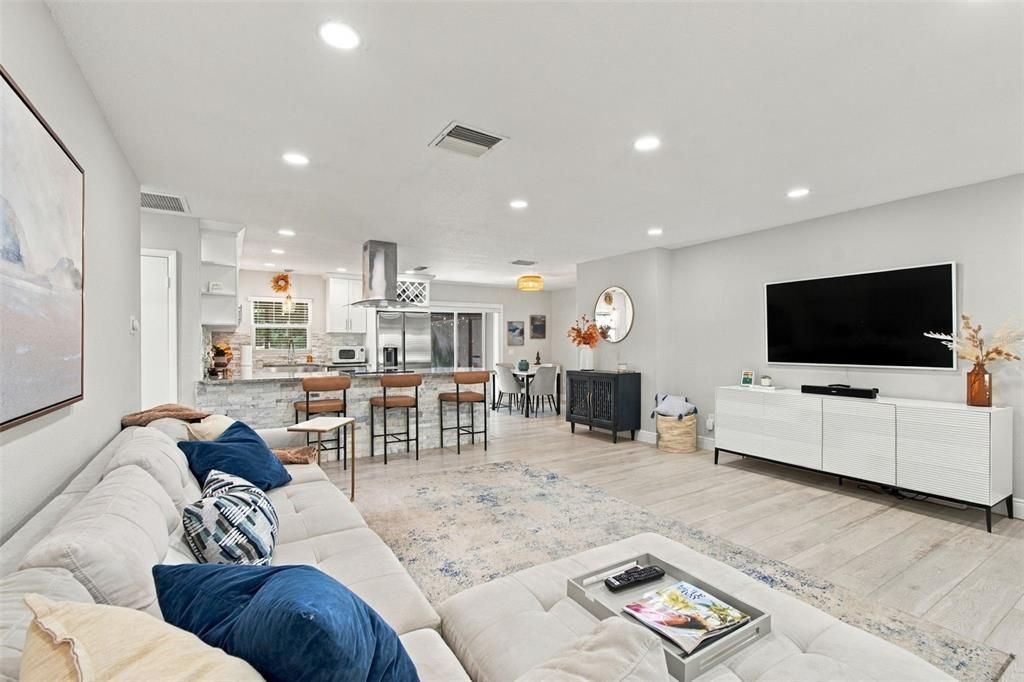 For Sale: $515,000 (3 beds, 2 baths, 1375 Square Feet)