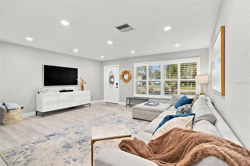 For Sale: $515,000 (3 beds, 2 baths, 1375 Square Feet)