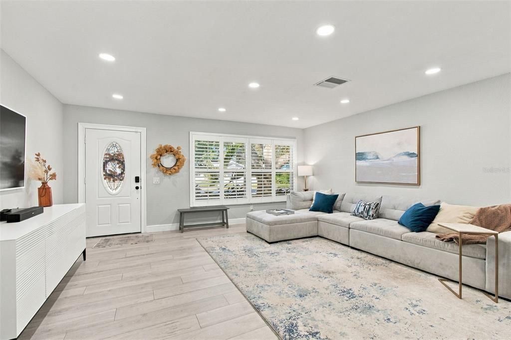 For Sale: $515,000 (3 beds, 2 baths, 1375 Square Feet)