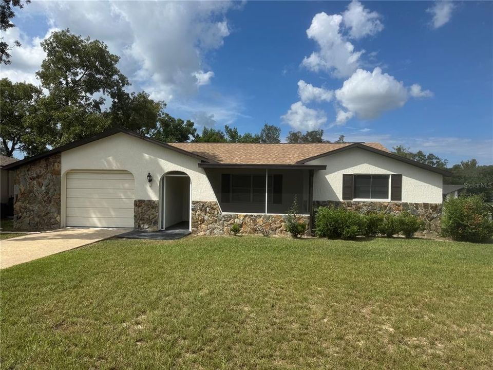 For Rent: $1,900 (2 beds, 2 baths, 1281 Square Feet)