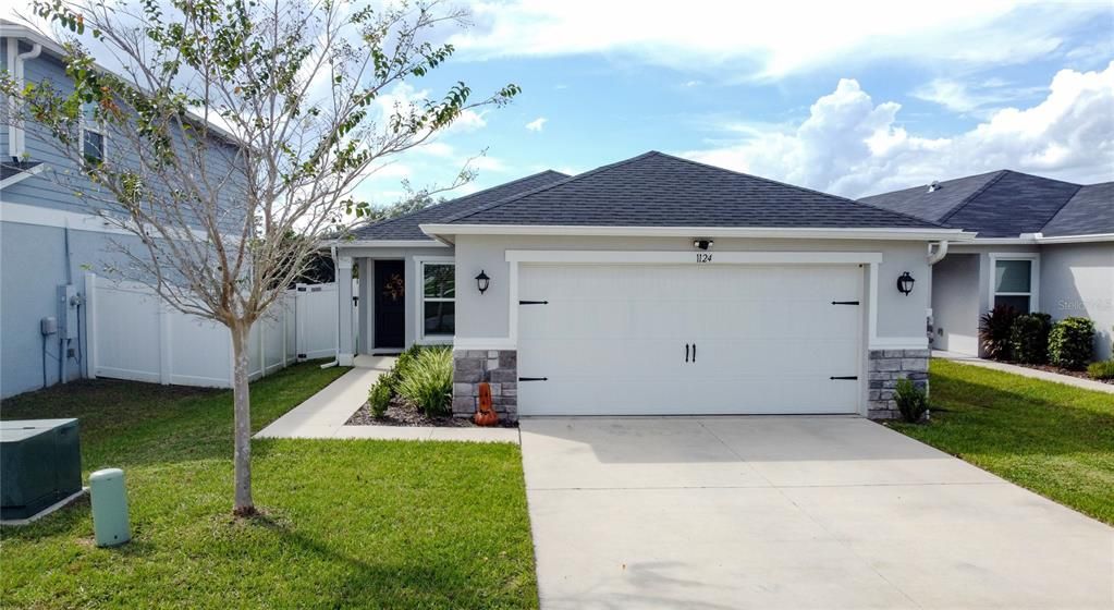 En Venta: $365,999 (4 camas, 2 baños, 1627 Pies cuadrados)