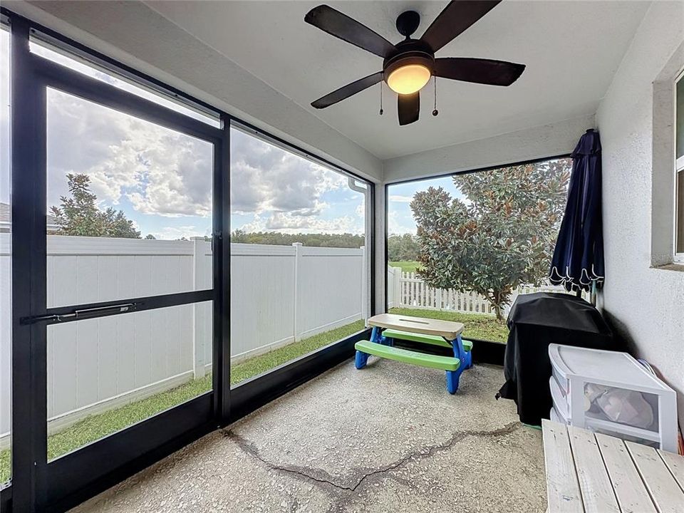 En Venta: $365,999 (4 camas, 2 baños, 1627 Pies cuadrados)