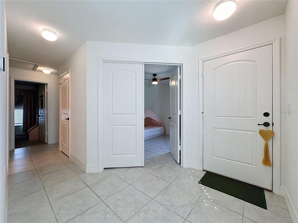 En Venta: $365,999 (4 camas, 2 baños, 1627 Pies cuadrados)