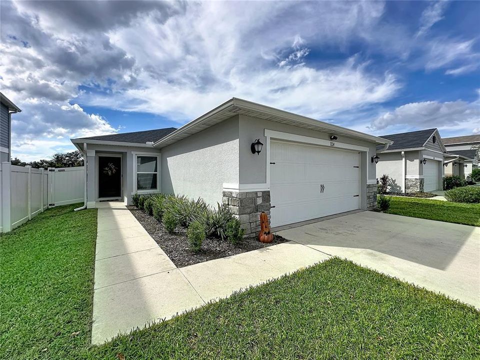 En Venta: $365,999 (4 camas, 2 baños, 1627 Pies cuadrados)