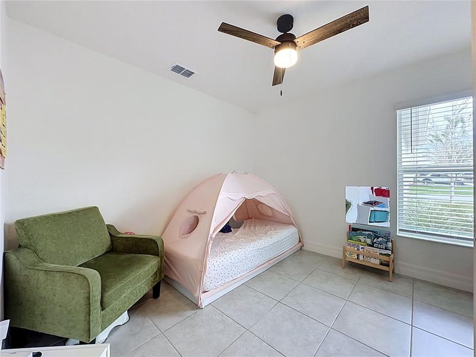En Venta: $365,999 (4 camas, 2 baños, 1627 Pies cuadrados)