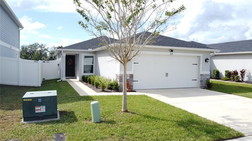 En Venta: $365,999 (4 camas, 2 baños, 1627 Pies cuadrados)