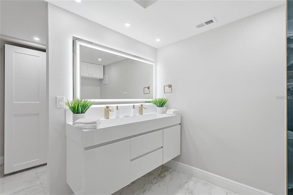 En Venta: $335,000 (2 camas, 2 baños, 1265 Pies cuadrados)