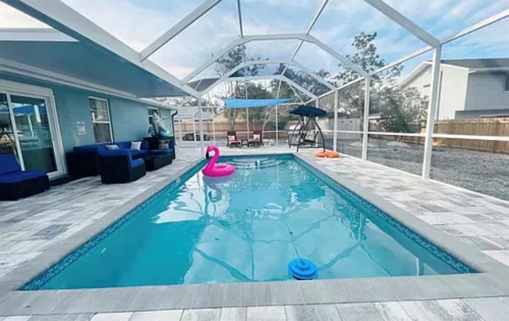 For Rent: $4,900 (3 beds, 1 baths, 1418 Square Feet)