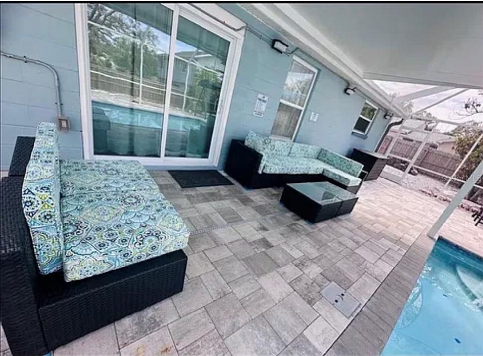 For Rent: $4,900 (3 beds, 1 baths, 1418 Square Feet)