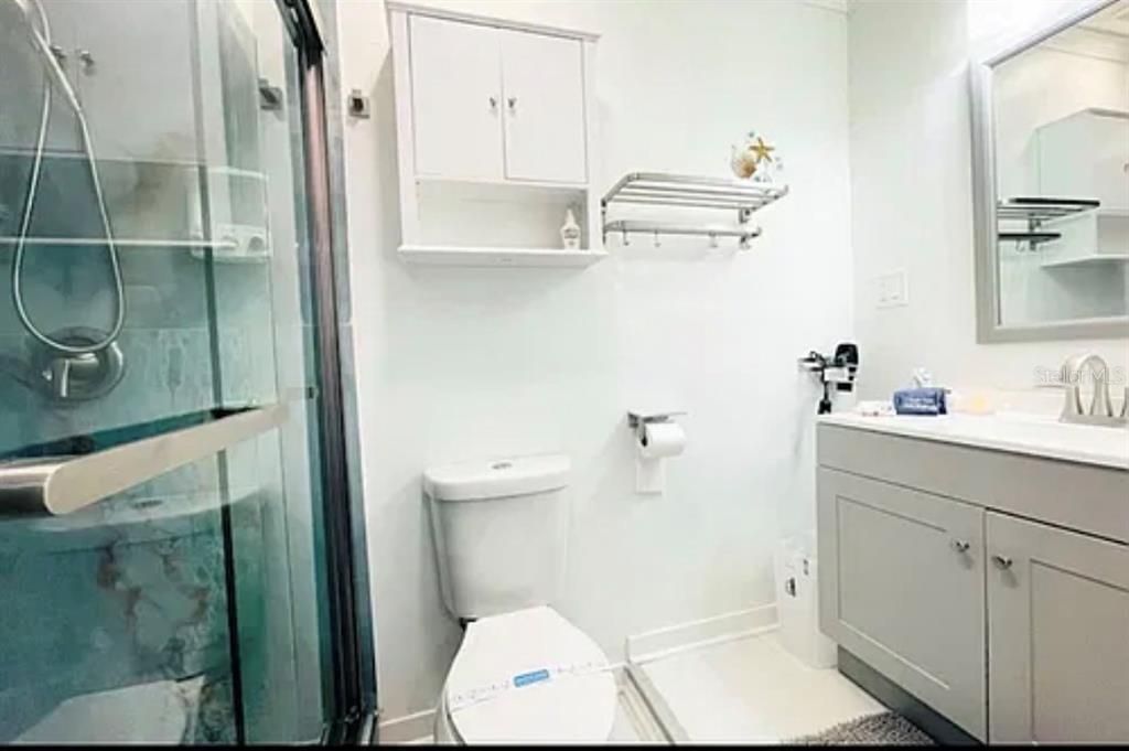 For Rent: $4,900 (3 beds, 1 baths, 1418 Square Feet)