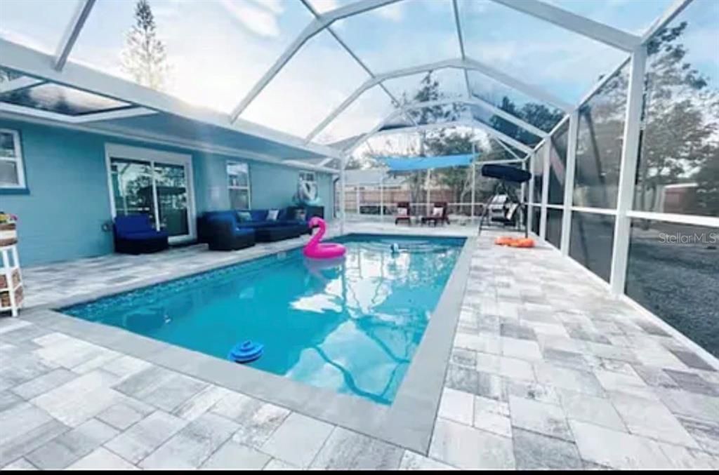 For Rent: $4,900 (3 beds, 1 baths, 1418 Square Feet)