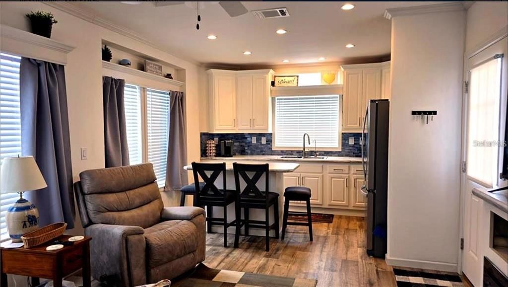На продажу: $134,990 (1 спален, 1 ванн, 481 Квадратных фут)