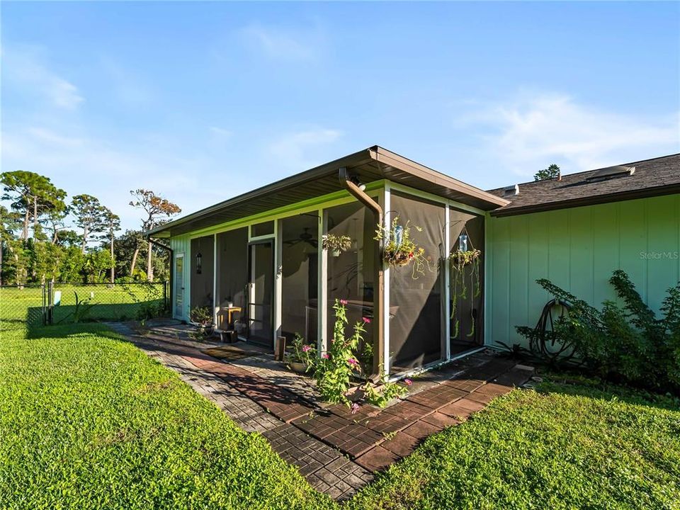 For Sale: $449,000 (2 beds, 2 baths, 1658 Square Feet)