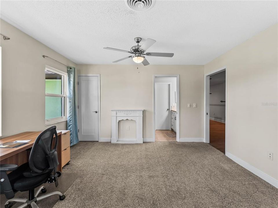 For Sale: $449,000 (2 beds, 2 baths, 1658 Square Feet)