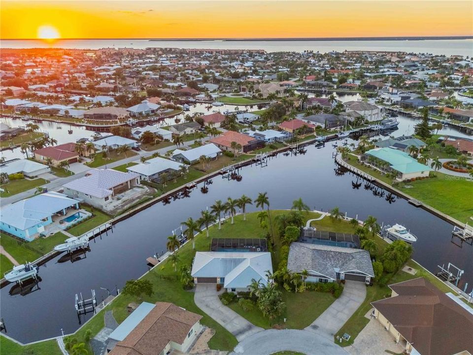 На продажу: $875,000 (3 спален, 2 ванн, 1641 Квадратных фут)