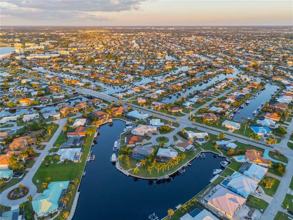 На продажу: $875,000 (3 спален, 2 ванн, 1641 Квадратных фут)