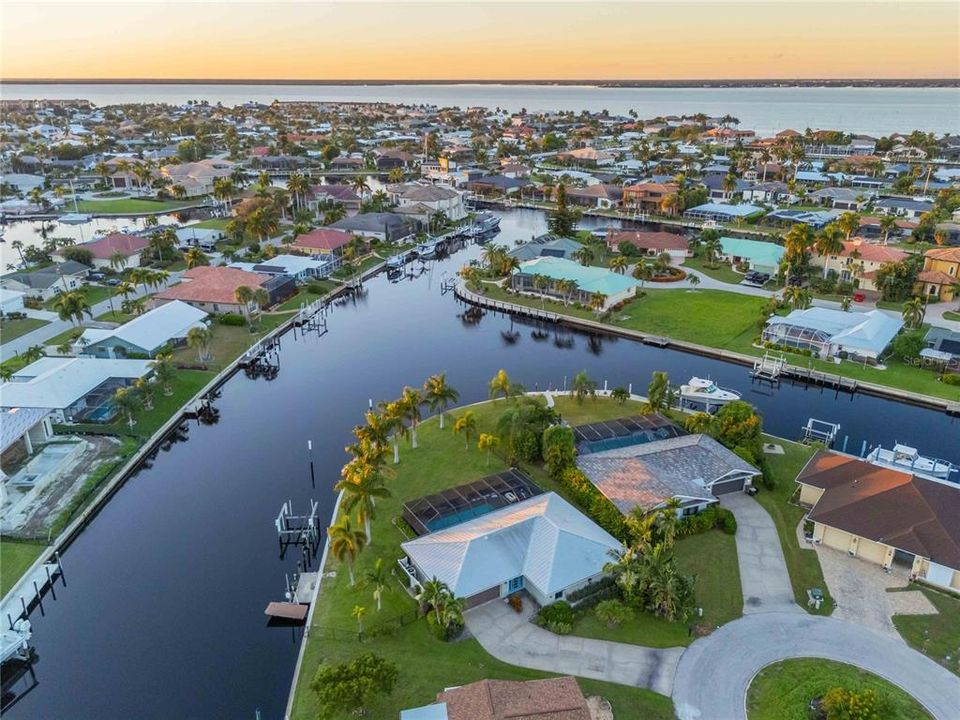 На продажу: $875,000 (3 спален, 2 ванн, 1641 Квадратных фут)