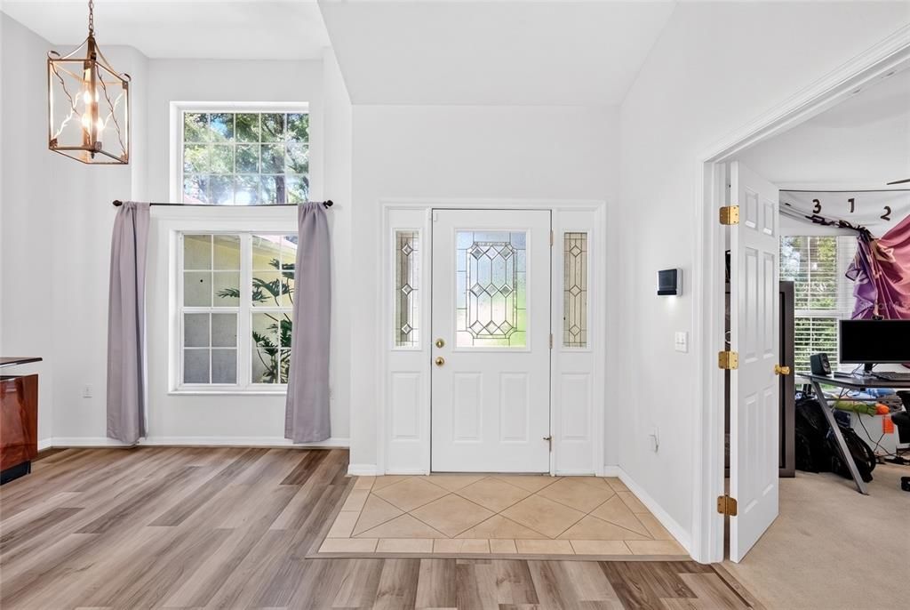 For Sale: $349,900 (3 beds, 2 baths, 1618 Square Feet)