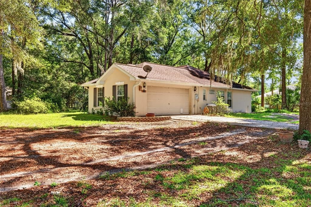 For Sale: $349,900 (3 beds, 2 baths, 1618 Square Feet)