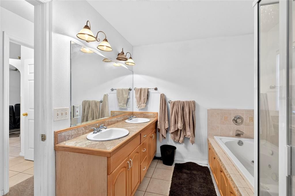 For Sale: $349,900 (3 beds, 2 baths, 1618 Square Feet)