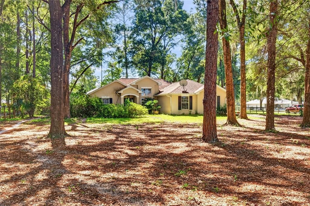 For Sale: $349,900 (3 beds, 2 baths, 1618 Square Feet)