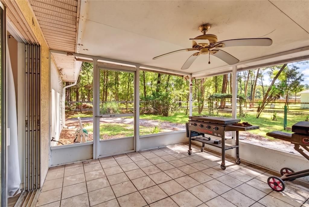 For Sale: $349,900 (3 beds, 2 baths, 1618 Square Feet)