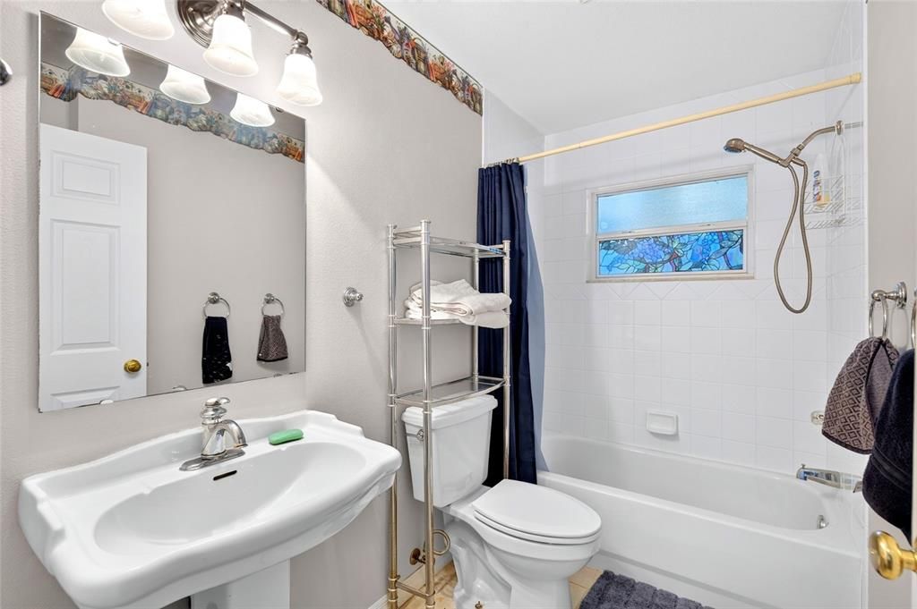 For Sale: $349,900 (3 beds, 2 baths, 1618 Square Feet)