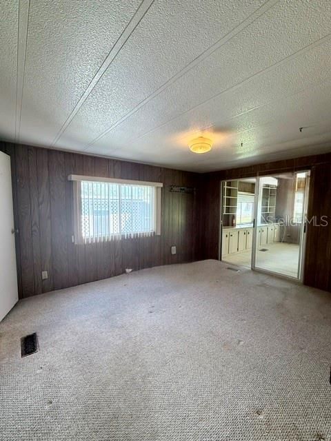 En Venta: $89,900 (3 camas, 2 baños, 2064 Pies cuadrados)