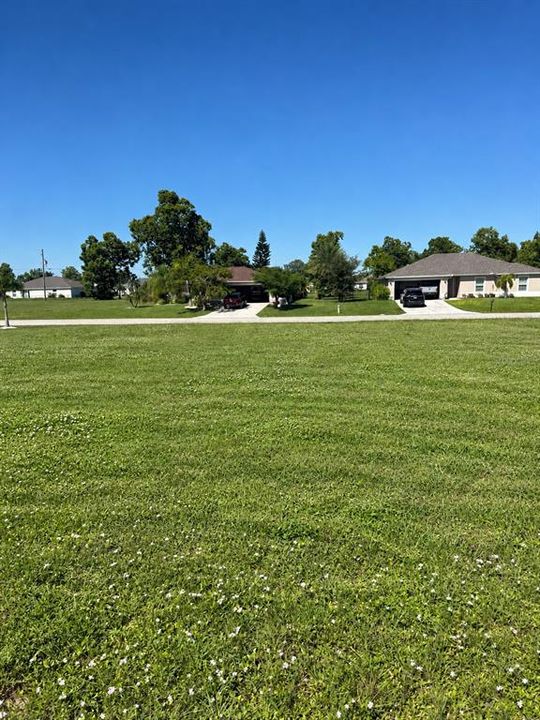 待售: $120,000 (0.22 acres)