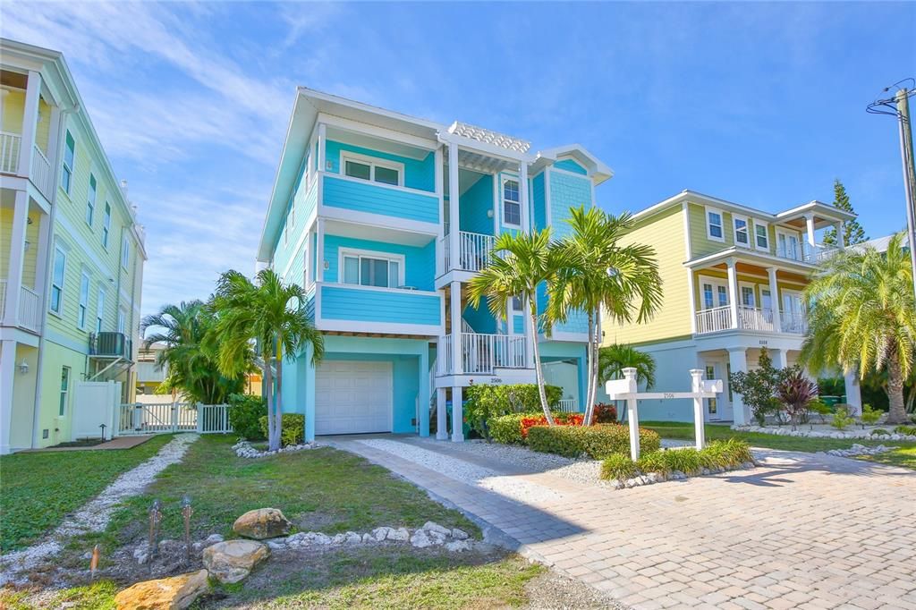 For Sale: $1,085,000 (3 beds, 2 baths, 1338 Square Feet)