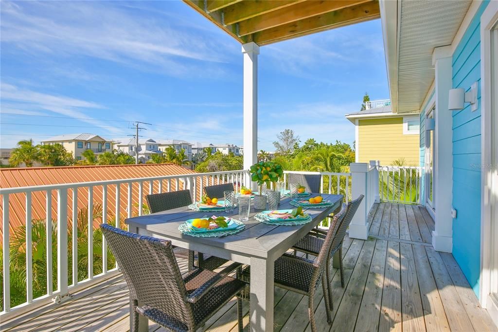 For Sale: $1,085,000 (3 beds, 2 baths, 1338 Square Feet)